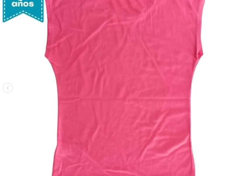 Camiseta rosada con estampado