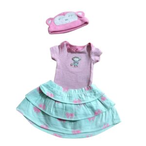 Conjunto para bebé con body rosado, faldita y gorrito