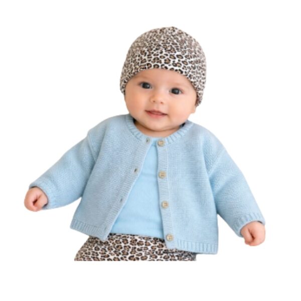 Saco para bebé tejido color claro y cierre frontal