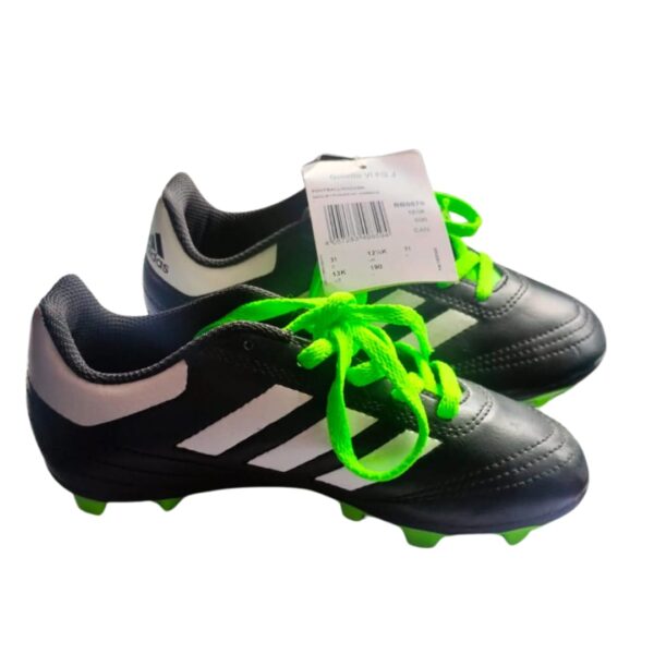 Guayos nuevos marca Adidas talla 31