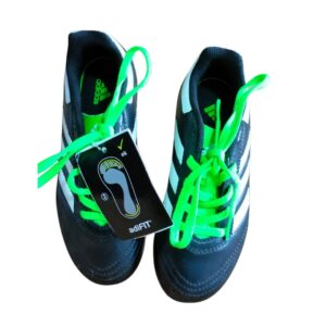 Guayos nuevos marca Adidas talla 31