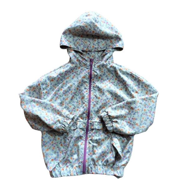 Chaqueta floral para niña con capota