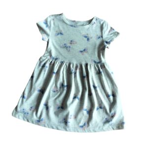 Vestido marca Carter’s talla 2 con estampado de mariposas